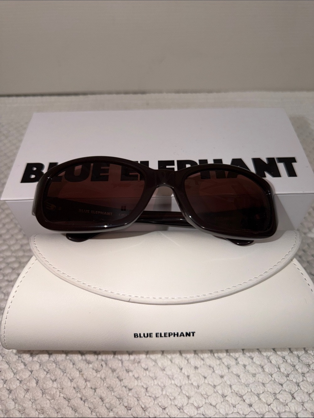 Blue Elephant Oisis Sunglasses - Brick - Picture 2 of 6